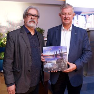 Livro “SETCERGS 65 anos: o Legado de Todos os Transportadores Gaúchos” é lançado em noite festiva de aniversário