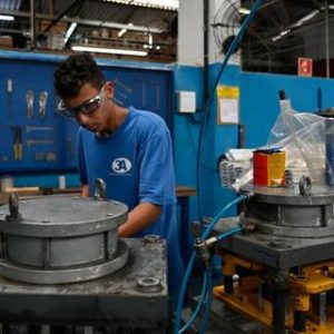 Indústria: queda de 1,3% no primeiro trimestre interrompe trajetória de alta