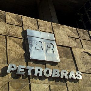 Petrobras atinge novo recorde no processamento de petróleo do pré-sal