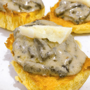Bruschetta de Cogumelos Frescos com Creme de Parmesão