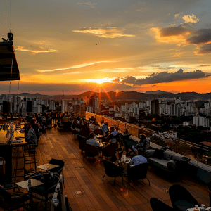 Rooftop: entenda o novo modelo de bares e restaurantes das grandes cidades