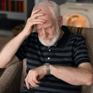 Setembro Lilás revela preocupação com Alzheimer e demências na terceira idade