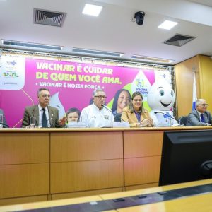 Governo do Brasil lança campanha para vacinar crianças e adolescentes de até 15 anos