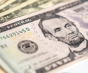 Dólar: moeda encerra última sessão em baixa, cotado a R$5,37 Dólar: moeda encerra última sessão em baixa, cotado a R$5,37