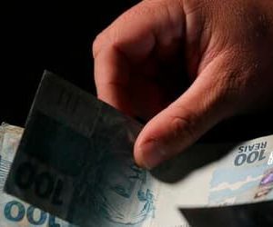 Rombo fiscal: 54% dos municípios estão no vermelho; déficit chega a R$ 33 bilhões Rombo fiscal: 54% dos municípios estão no vermelho; déficit chega a R$ 33 bilhões