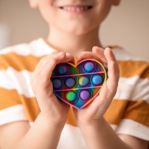 Novas diretrizes e tecnologias reposicionam o cuidado com o autismo na infância