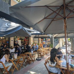 Fim da escala 6×1 pode elevar custos e pressionar preços em pequenos negócios