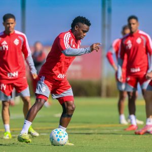 Foco no duelo com o Fluminense