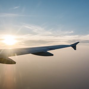 Viagem mais cara: como driblar a alta das passagens em meio aos impactos da guerra?