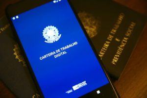 Demissão vira dispensa discriminatória com funcionária em licença médica