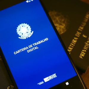 Demissão vira dispensa discriminatória com funcionária em licença médica