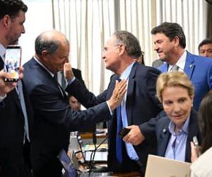 Bancada do Agro no Senado derrota governo e aprova resgate bilionário a produtores em comissão
