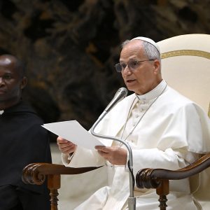 Vaticano ameaça de excomunhão grupo católico ultraconservador