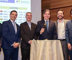 Leilão da faixa de 700 MHz promete ampliar internet em áreas rurais e rodovias do país
