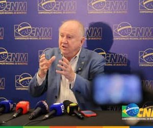 Marcha dos prefeitos: CNM alerta para colapso fiscal dos municípios e pressiona Congresso contra novas despesas