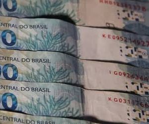 Sem compensação, nova faixa de isenção do Imposto de Renda afeta serviços essenciais, como saúde e educação, dizem especialistas