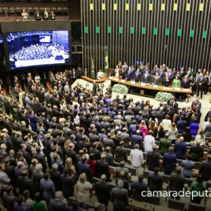 Câmara aprova projeto de desenvolvimento da indústria de fertilizantes, que volta ao Senado