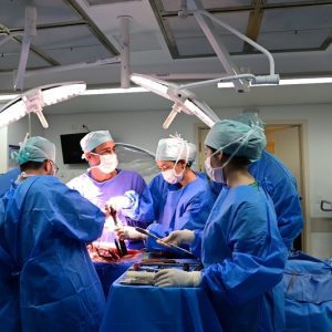 Escoliose pode evoluir sem sintomas e comprometer a qualidade de vida de adolescentes