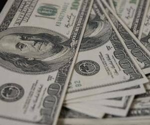 Dólar fecha em queda e encerra o dia cotado a R$ 5,00