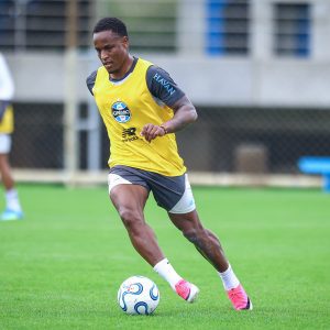Grêmio abre semana com reapresentação e treino