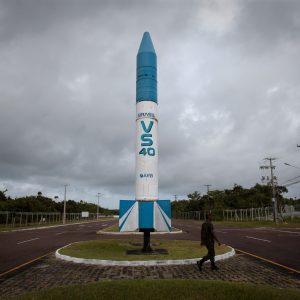 Brasil disputa mercado espacial e prevê lançamento de foguete ainda este ano