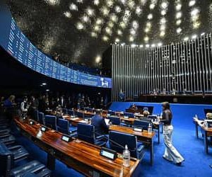 Senado fixa limite de 5% para retenção de repasses do FPE e FPM