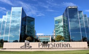 Sony esclarece que continuará fabricando discos de jogos do PlayStation lançados antes de 2028, mediante solicitação dos estúdios
