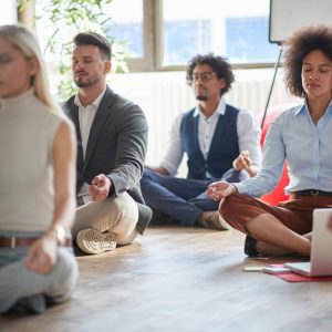 Meditação no trabalho: o que a ciência já comprova
