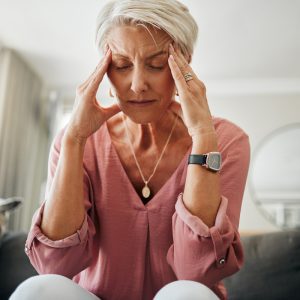Menopausa vai além das ondas de calor, alerta ginecologista