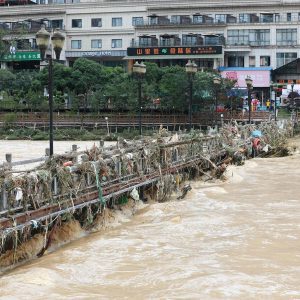 Pelo menos dois mortos e 55 mil afetados pelas enchentes em Guangxi (China)