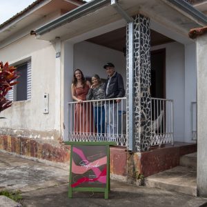 Moradores transformam cidade mineira com arte contemporânea
