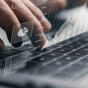 Trabalho híbrido: 74% já adotam modelo no mercado de CSC