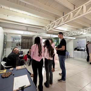 Mostra na Expointer reúne trabalhos de escolas agrícolas e destaca potencial da iniciação científica