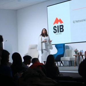 Fabiana Sampaio leva gestão de Cuiabá ao Japão