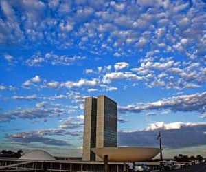 CNI critica votação sobre fim da escala 6×1 durante período eleitoral