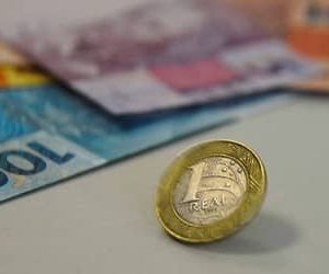 Mesmo com queda da Selic, juros seguem freando investimentos, diz CNI
