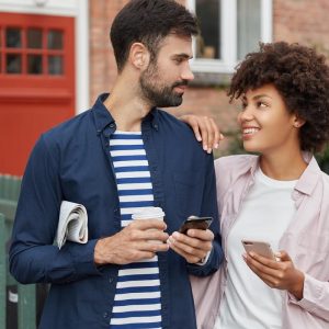 Jovens contratam seguro de vida antes de ter filhos