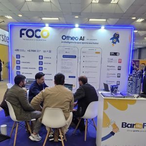 Robô-concierge com IA da Foco é destaque no Encatho 2026