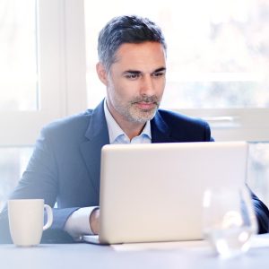 CFOs priorizam tecnologia e IA, aponta Grant Thornton