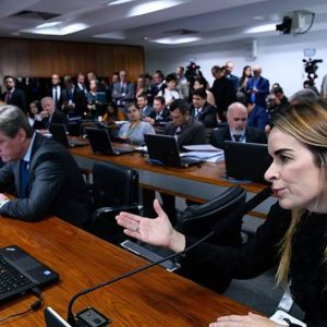 CAE do Senado aprova novo piso salarial para médicos e cirurgiões-dentistas
