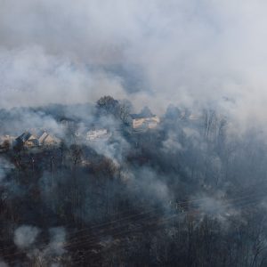 Onze estradas continuam bloqueadas devido ao incêndio em Niebla, e dois trechos em Huelva foram reabertos