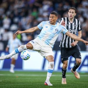 Com prejuízo de arbitragem, Grêmio é superado no Rio