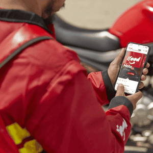 iFood oferece educação para 16 mil entregadores e familiares