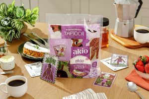 Akio transforma Tapioca Pouch em experiência cultural para gerar valor no varejo alimentar