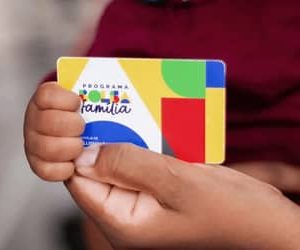 Bolsa Família: oposição reage a aumento de 15% e presidenciável pede suspensão ao TSE