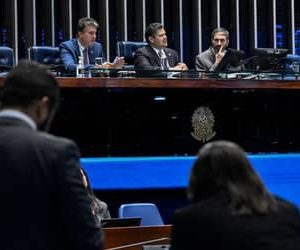 Senado adia votação da PEC que acaba com escala 6×1 para depois das eleições