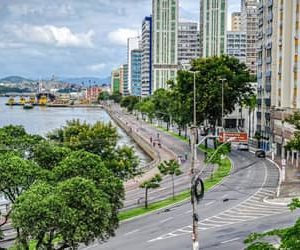 Vitória acaba com hegemonia de Florianópolis e se torna cidade mais competitiva do país