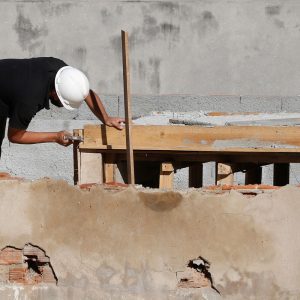 Tendência de queda nos juros favorece mercado imobiliário