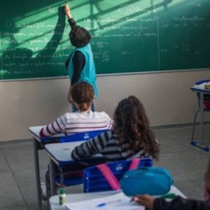 Conselho Nacional de Educação proíbe uso autônomo de IA por alunos até o 5º ano
