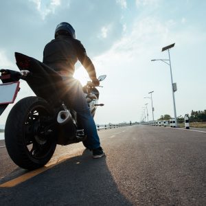 Vendas de motos sobem 10,6% em agosto ante igual mês de 2025, aponta Fenabrave